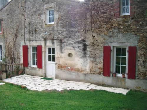 Gite Le Puy Rabasteau Chantonnay Bagian luar foto