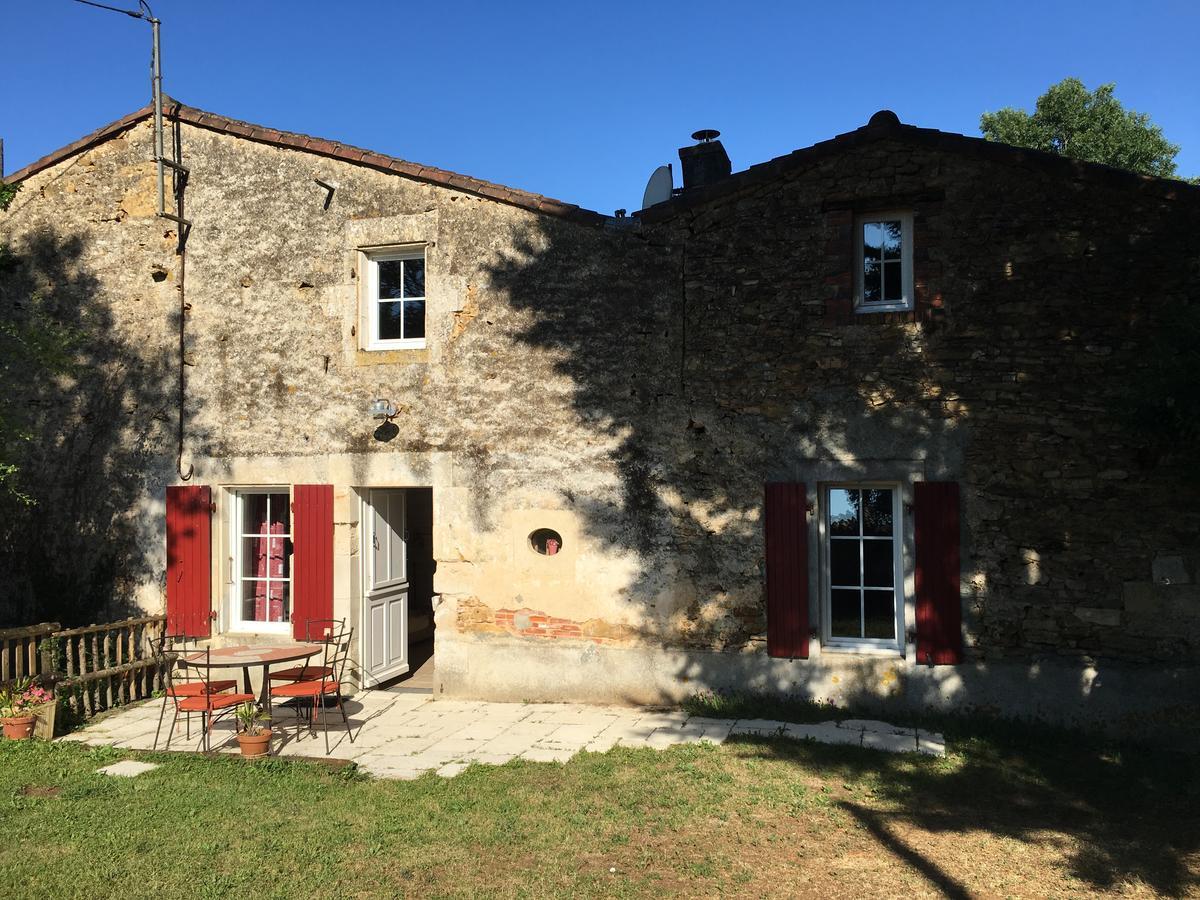 Gite Le Puy Rabasteau Chantonnay Bagian luar foto