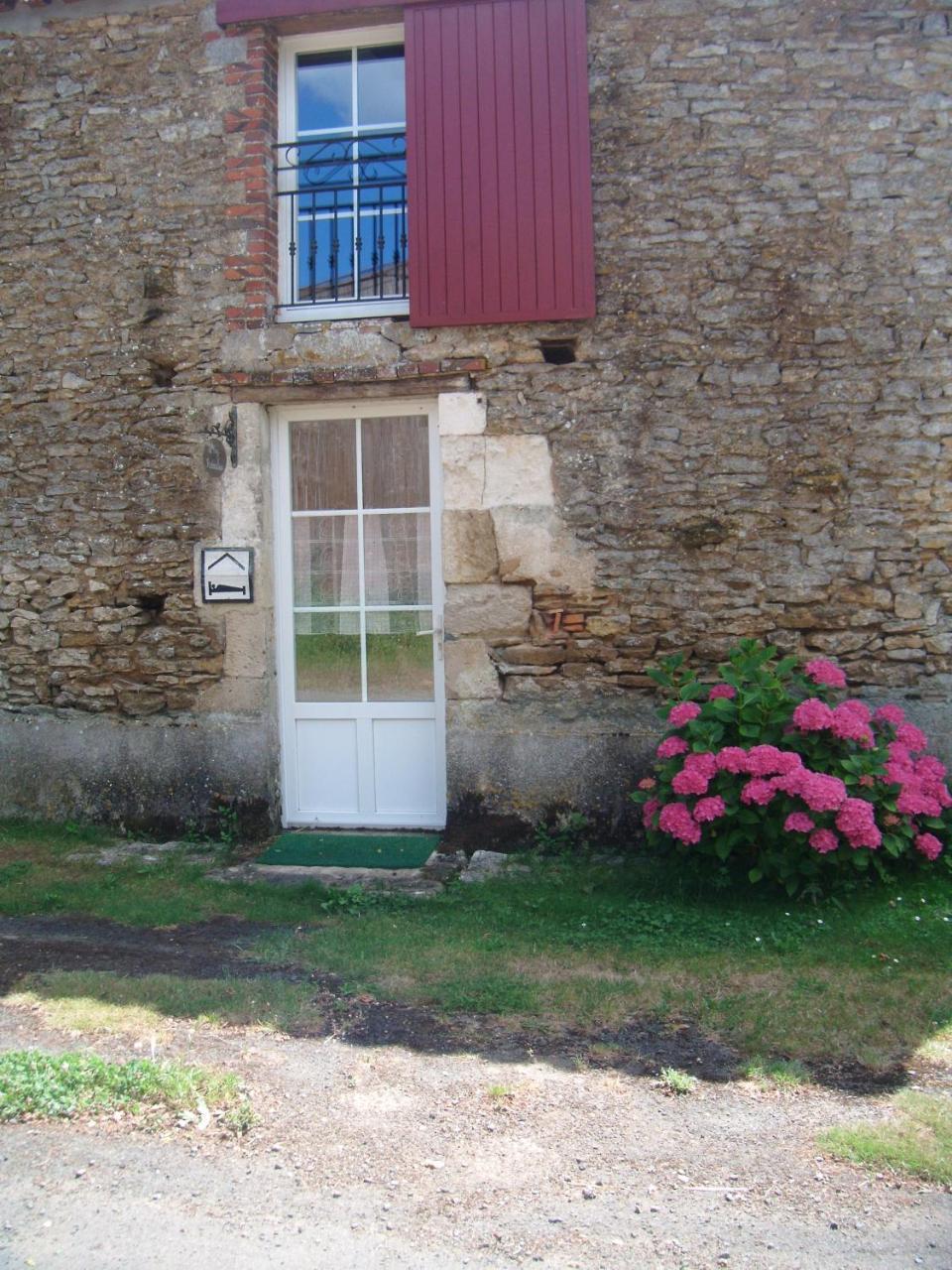 Gite Le Puy Rabasteau Hotel Chantonnay Bagian luar foto